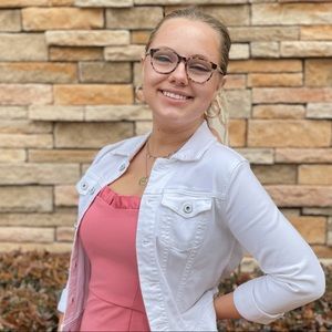 Meet your Posher, Carly